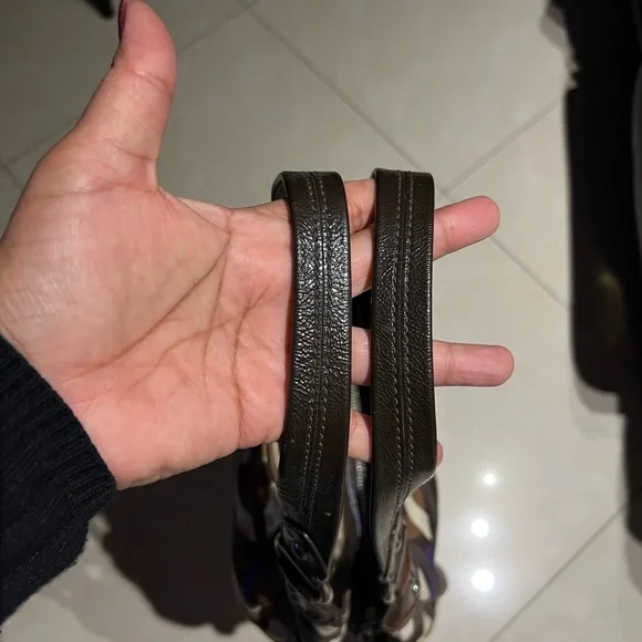 Coach - Picture 13 of 13